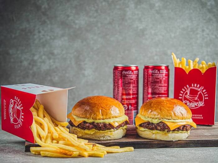 Combo Casal Americano: dois burgers, duas batatas fritas e dois refrigerantes